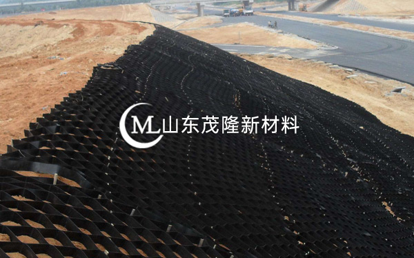 《京滬改擴建江蘇段》土工格柵、土工格室施工