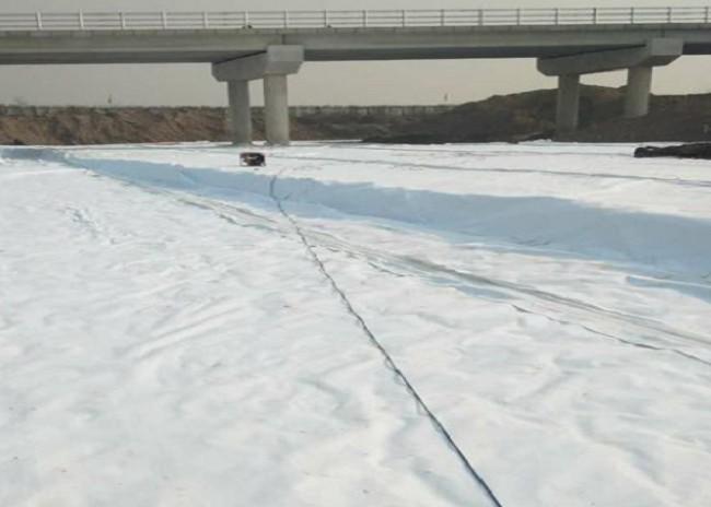 土工膜廠家為您講解復(fù)合土工膜的作用和詳情參數(shù)