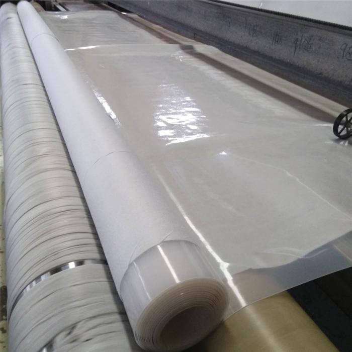 復合土工膜這種材料是如何一步一步施工的？下