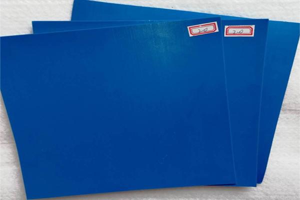 藍色和綠色的土工膜能使用多長時間？