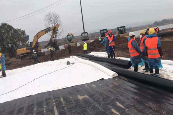 方艙醫(yī)院為什么鋪設(shè)土工膜？  第3張