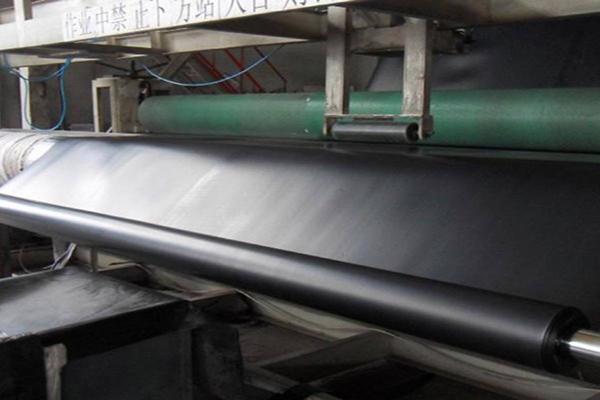 在低溫狀態(tài)下土工膜應(yīng)該怎么使用？  第2張