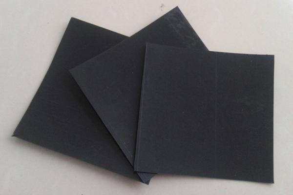 防滲土工膜的價(jià)格受到哪些因素的影響呢？  第2張